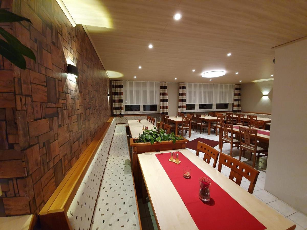 Gasthof Zum Goldenen Hirschen Hotel Geroldsgrun Bagian luar foto